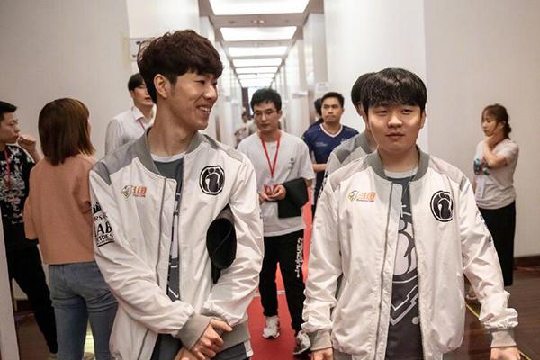 NAVI将面对 Ninjas in Pyjamas 在StarLadder StarSeries 2025秋季上半区决赛