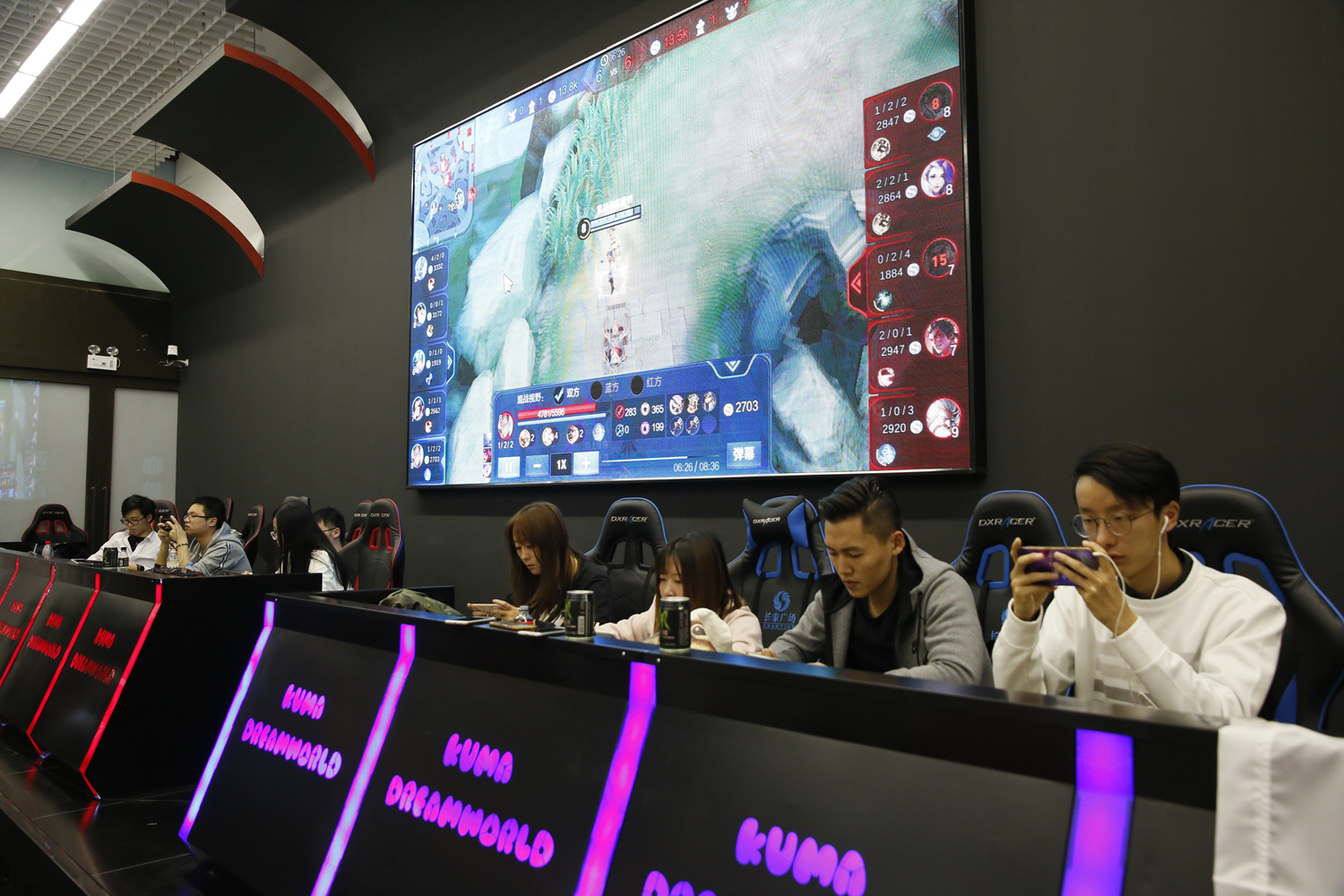 DFM公布新赛季大名单：Ceros担任教练